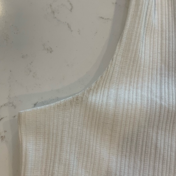 H&M Cream Crop Top, Size M - Picture 6 of 9